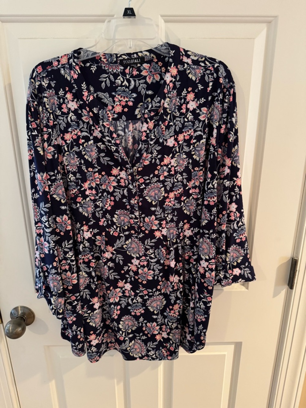 Roz & Ali Navy Floral V-Neck Blouse with Pink & White Flowers